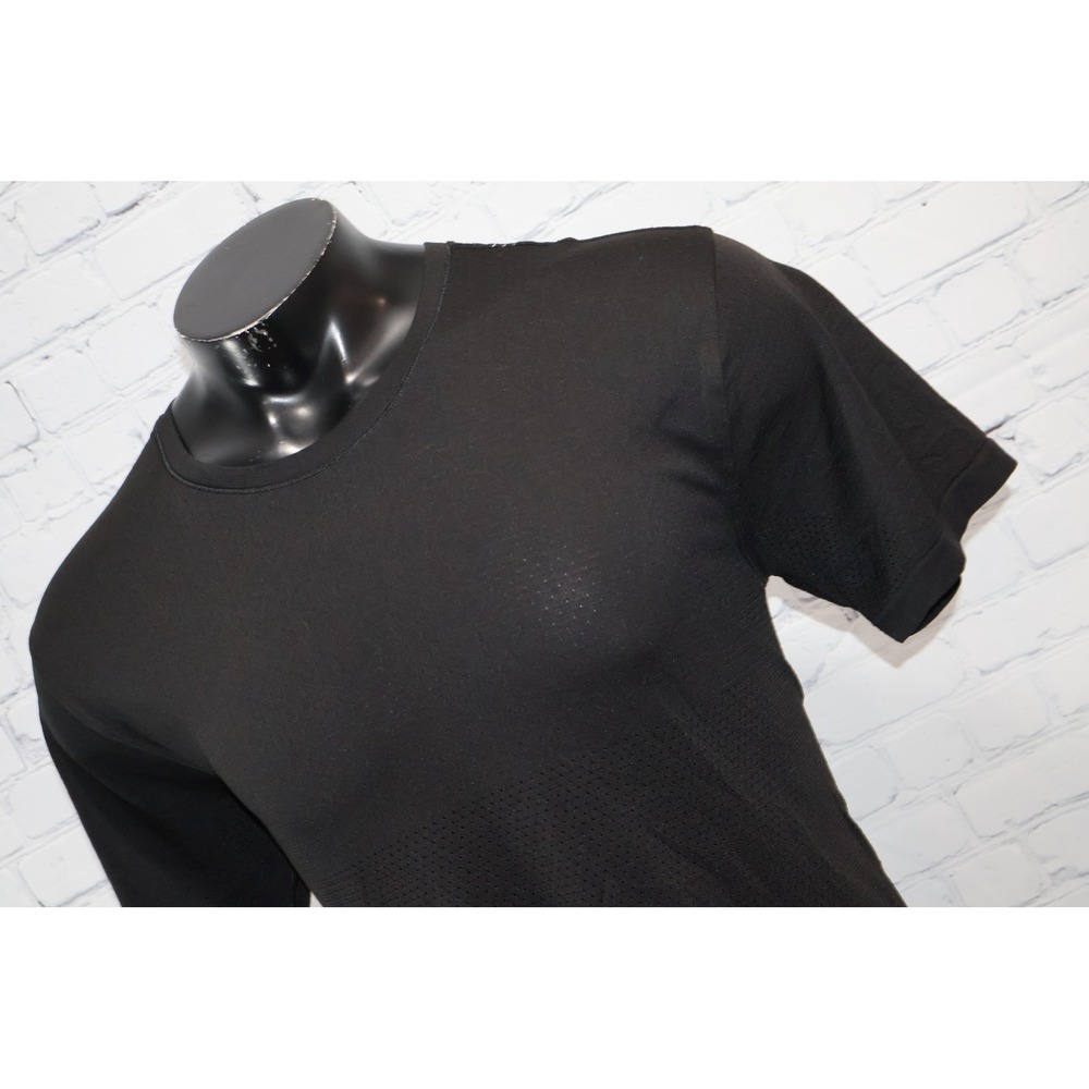 Lululemon Metal Vent Tech Mesh Short Sleeve Men XL Black Activewear Shirt Gym